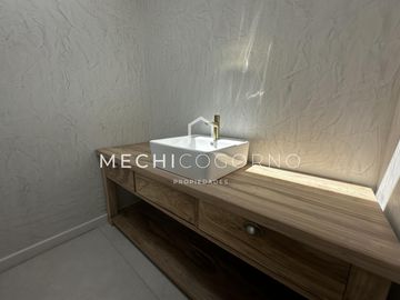 Casa en venta de 4 dormitorios en Santa Ana, Villa Nueva