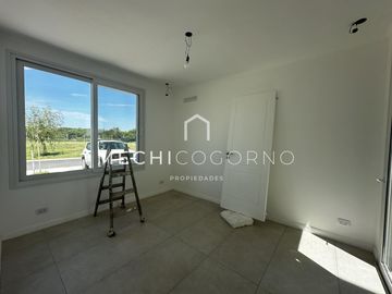Casa en venta de 4 dormitorios en Santa Ana, Villa Nueva