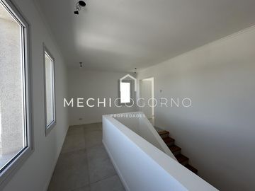 Casa en venta de 4 dormitorios en Santa Ana, Villa Nueva