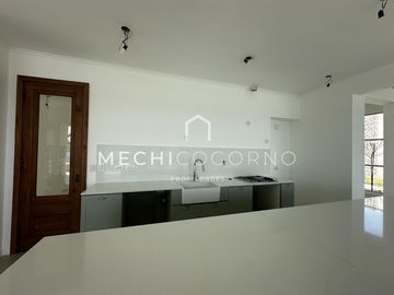 Casa en venta de 4 dormitorios en Santa Ana, Villa Nueva