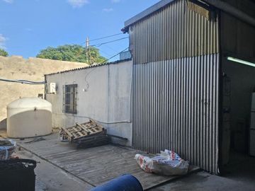 Depósito en venta - 2 Baños - Cocheras - 600Mts2 - Villa Ballester