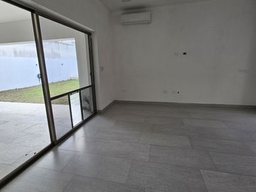 UNA PLANTA esquina RESID DEL MAYAB Temozon