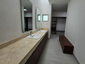 UNA PLANTA esquina RESID DEL MAYAB Temozon