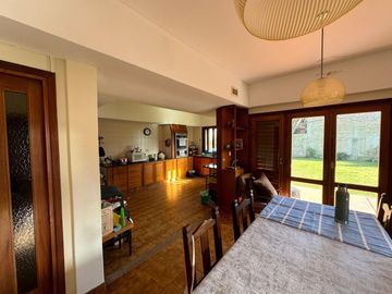 Chalet 7 amb sobre 2 lotes. Parque Luro