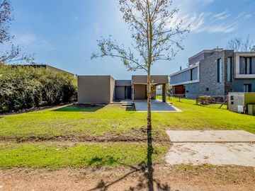 VENTA - Casa - 3 dormitorios - Puerto Roldán