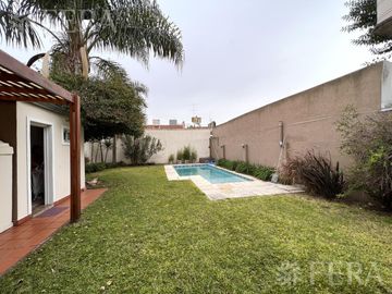 Venta casa 4 ambientes con piscina en Wilde