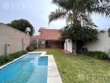 Venta casa 4 ambientes con piscina en Wilde