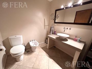 Venta casa 4 ambientes con piscina en Wilde