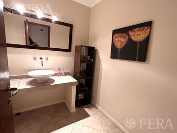 Venta casa 4 ambientes con piscina en Wilde