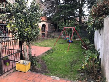 CASA 4 AMB CON GARAJE, PARQUE Y QUINCHO EN Zona Caisamar