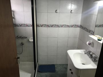 CASA 4 AMB CON GARAJE, PARQUE Y QUINCHO EN Zona Caisamar