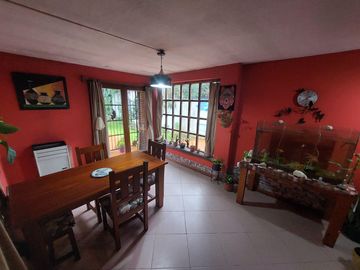 CASA 4 AMB CON GARAJE, PARQUE Y QUINCHO EN Zona Caisamar