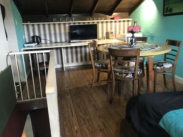 CASA 4 AMB CON GARAJE, PARQUE Y QUINCHO EN Zona Caisamar