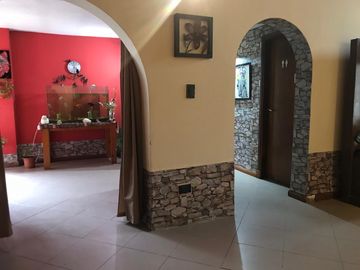 CASA 4 AMB CON GARAJE, PARQUE Y QUINCHO EN Zona Caisamar