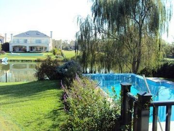 Casa  en Venta 5 dorm. 1 dorm en PB en La Isla, Nordelta, Tigre