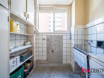 Venta - Departamento - 5 ambientes - Caballito - Frente - 2 cocheras -  Muy luminoso
