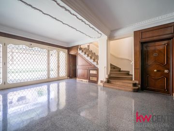 Venta - Departamento - 5 ambientes - Caballito - Frente - 2 cocheras -  Muy luminoso