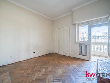 Venta - Departamento - 5 ambientes - Caballito - Frente - 2 cocheras -  Muy luminoso