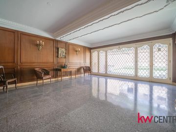 Venta - Departamento - 5 ambientes - Caballito - Frente - 2 cocheras -  Muy luminoso