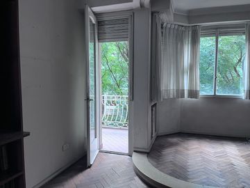 Venta - Departamento - 5 ambientes - Caballito - Frente - 2 cocheras -  Muy luminoso