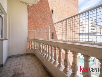 Venta - Departamento - 5 ambientes - Caballito - Frente - 2 cocheras -  Muy luminoso