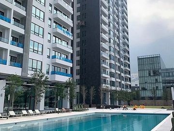DEPARTAMENTO EQUIPADO Y SEMI AMUEBLADO VENTA WEST 2 REC.