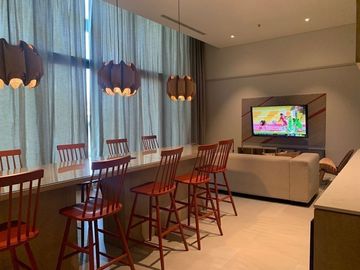 DEPARTAMENTO EQUIPADO Y SEMI AMUEBLADO VENTA WEST 2 REC.