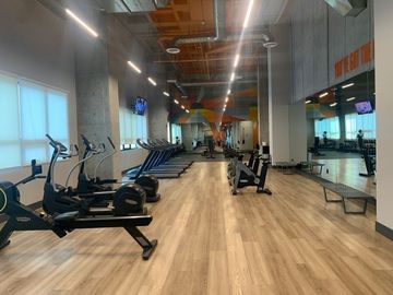 DEPARTAMENTO EQUIPADO Y SEMI AMUEBLADO VENTA WEST 2 REC.
