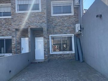 HERMOSO TRIPLEX EN VENTA GUIDO SPANO 4400 - MUNRO