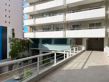 Departamento de 3 dormitorios más comodín, vista al río y amenities