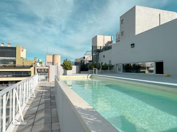 Departamento de 3 dormitorios más comodín, vista al río y amenities