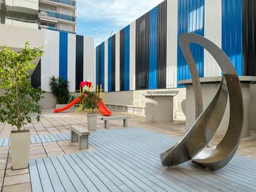 Departamento de 3 dormitorios más comodín, vista al río y amenities
