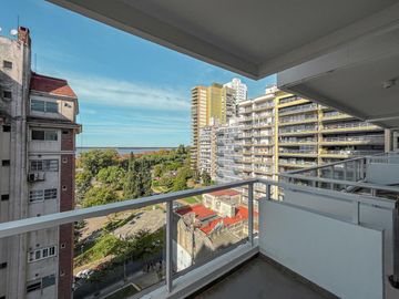 Departamento de 3 dormitorios más comodín, vista al río y amenities