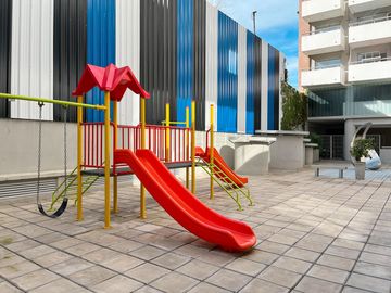 Departamento de 3 dormitorios más comodín, vista al río y amenities