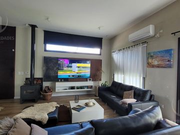 Casa en una planta en Lagos de Canning
