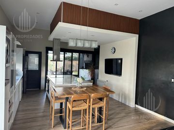 Casa en una planta en Lagos de Canning