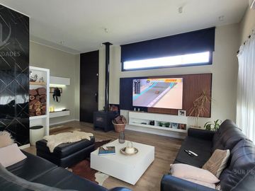 Casa en una planta en Lagos de Canning