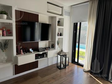 Casa en una planta en Lagos de Canning