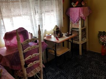 Hermoso Chalet de 2 plantas con Parque y Garage en Lanús Este