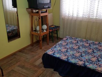 Hermoso Chalet de 2 plantas con Parque y Garage en Lanús Este