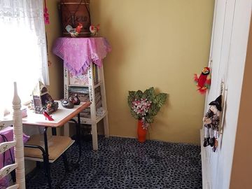 Hermoso Chalet de 2 plantas con Parque y Garage en Lanús Este