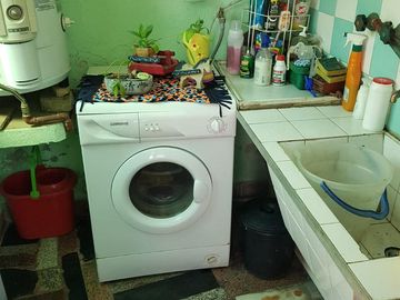 Hermoso Chalet de 2 plantas con Parque y Garage en Lanús Este