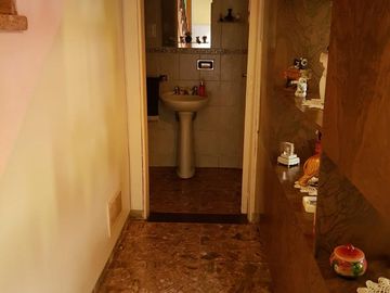 Hermoso Chalet de 2 plantas con Parque y Garage en Lanús Este