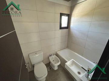 Casa - a la laguna - Riberas - Lote 340 - Puertos del lago