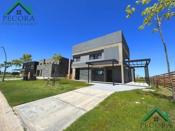 Casa - a la laguna - Riberas - Lote 340 - Puertos del lago