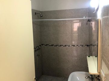 Depto tipo 3 amb casa al frente