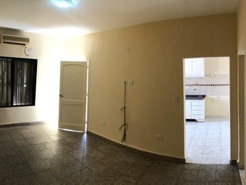 Depto tipo 3 amb casa al frente