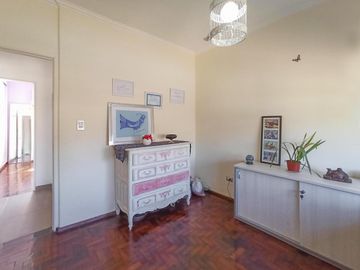 2 dormitorios con patio cerrado