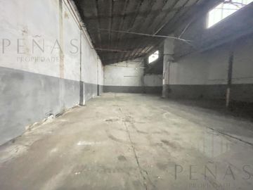 Depósito en  La Boca, varios usos