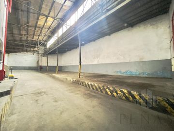 Depósito en  La Boca, varios usos